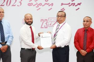 2,600 އަށް ވުރެ ގިނަ ސޮޔާއެކު، ފާރިސް ކެންޑިޑެސީ ހުށަހަޅައިފި