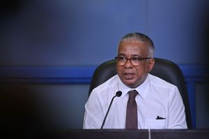 Akram appeals lower court order to seize his passport 