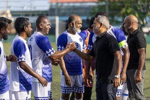 އަންދަރޭ: ދިވެހި ފުޓްބޯޅައިގެ ނަމޫނާ ކެޕްޓަން