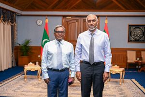ރައީސް މުއިއްޒު ކުރީގެ ރައީސް ވަހީދުއާ ބައްދަލު ކުރައްވައިފި