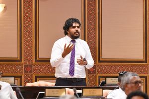ލަފާކުރި ގޮތަށް އާމްދަނީ ނުހޯދޭ: އަޒާން