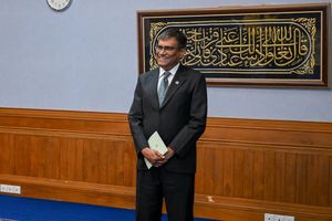 އުއްތަމަ ފަނޑިޔާރު ރިޓަޔާ ކުރައްވަން އުޅުއްވާކަމުގެ އިޝާރާތެއް