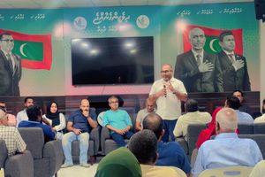 "ސްޓޭންޑެއް ނެތް" އެކަމަކު އިހުސާން އައްޑޫގައި ކެމްޕެއިނުކުރަނީ