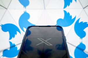 Social media app TweetDeck placed behind paywall