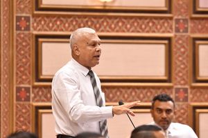 ޝަރީފަށް ހަމަލާދިން މައްސަލައިގައި ހަތަރު މީހަކު ހައްޔަރުކޮށްފި