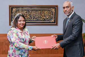 ފޮރިން ސެކްރެޓަރީގެ މަގާމުން އިނާޔާ އިސްތިއުފާ ދީފި