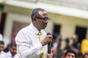 ނުކުމެ މިތިބީ ވެރިކަން ބަދަލު ކުރަން: އަލީ އާޒިމް