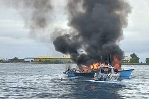 Villa dhoni in Thilafushi harbor catches fire
