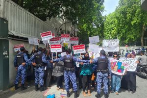 ސީލައިފް މައްސަލަ: ވައުދު ނުފުއްދާ ކަމަށް ބުނެ މުޒާހަރާކޮށްފި