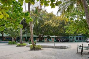 ޖަލަށް މަސްތުވާތަކެތި ވައްދަން އުޅުނު އޮފިސަރަކު ސަސްޕެންޑުކޮށްފި