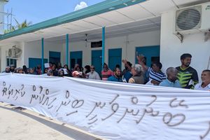 ބިން ހިއްކަން ގޮވާލައި ދޮންފަނުގައި ސިލްސިލާ މުޒާހަރާތަކެއް