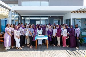 އެލައިޑުން އަންހެނުންގެ ދުވަސް ފާހަގަކުރީ ކަމަނައިންނާއެކު