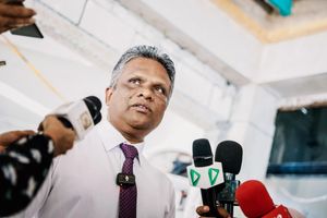 ގާނޫނު ތަންފީޒު ކުރުމުގައި ފަސްޖެހޭތީ އާޒިމްގެ ކަންބޮޑުވުން