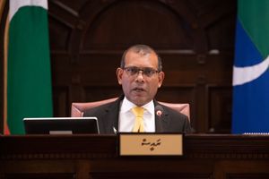 މަޖިލީހުގައި ޑްރަގް ގެންގުޅޭކަމުގެ ތުހުމަތަށް ނަޝީދުގެ ރައްދު